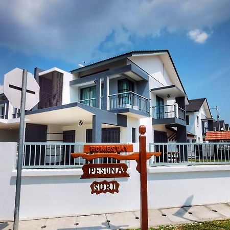 Pesona Suri Homestay 峇株巴辖 外观 照片