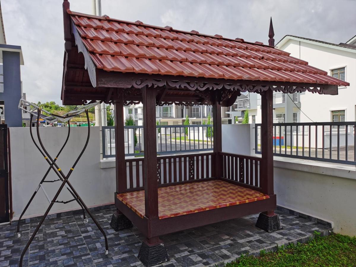 Pesona Suri Homestay 峇株巴辖 外观 照片